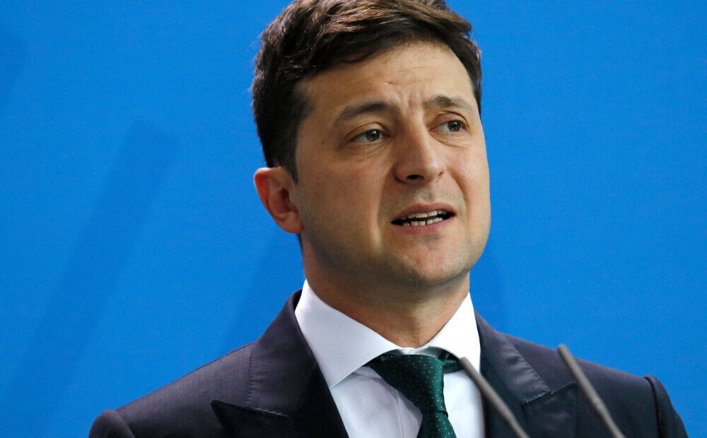 Zelensky durante un incontro con i comandanti militari