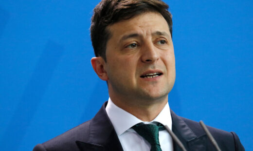 Zelensky durante un incontro con i comandanti militari