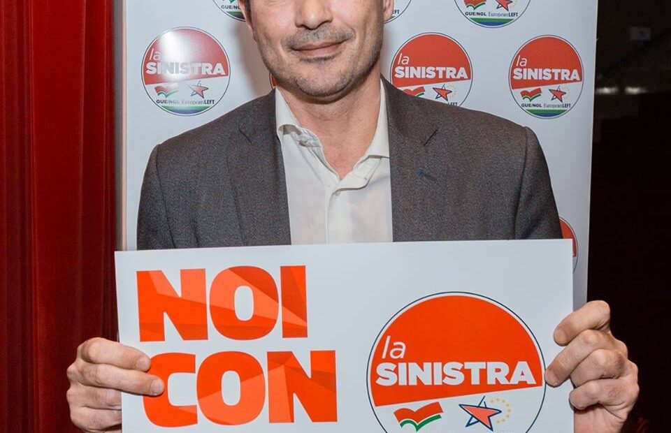 Nicola Fratoianni durante un intervento