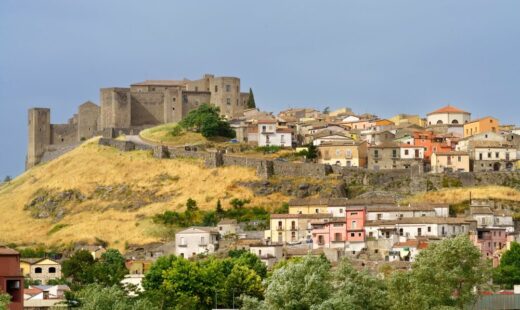 Produzione auto nello stabilimento di Melfi