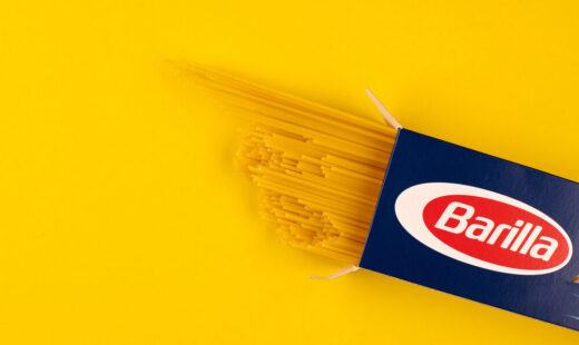 Barilla e Legambiente durante la pulizia del torrente Parma